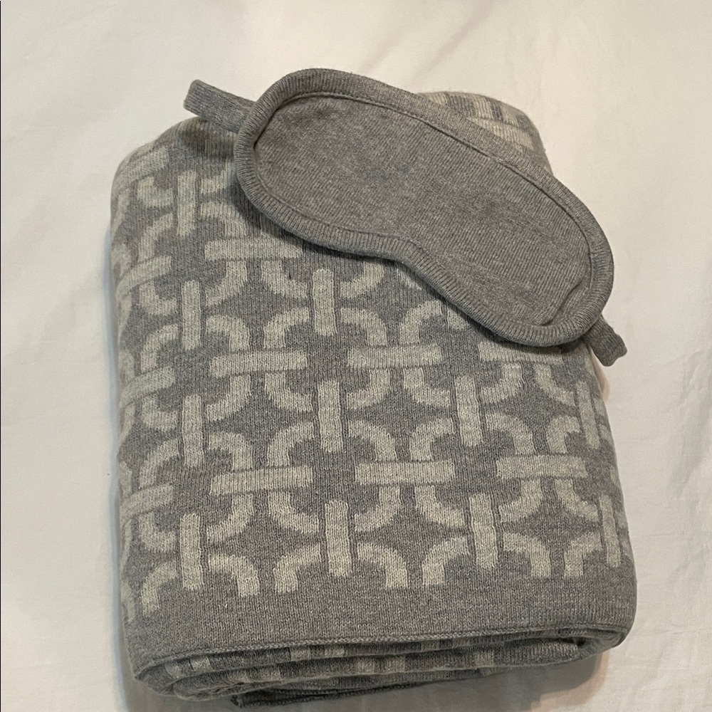 Pink lemonade, travel Blanket and eye mask Pouch Set - Picture 10 of 12
